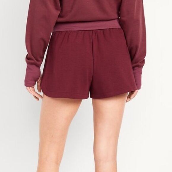 Old Navy Active Extra High-Waisted Dynamic Fleece Shorts Maroon Size Medium NEW - Picture 2 of 6